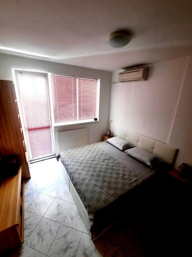 Apartment Міа Βάρνα Εξωτερικό φωτογραφία