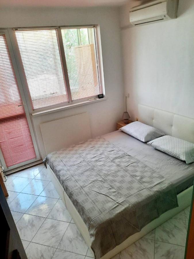 Apartment Міа Βάρνα Εξωτερικό φωτογραφία